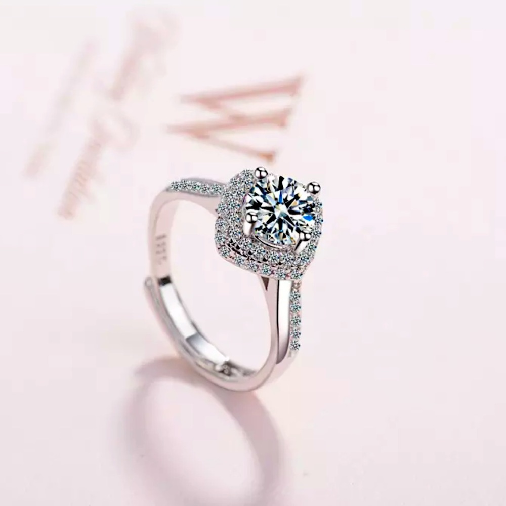 🌟 Sterling Silver Plated Simulated Diamond 💍 Ring
